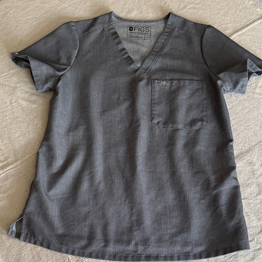Figs Charcoal V-Neck Short Sleeve Scrubs Shirt